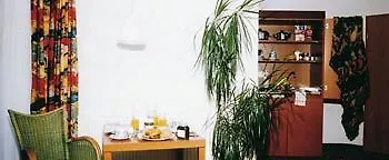 Glasgarten Apartment *